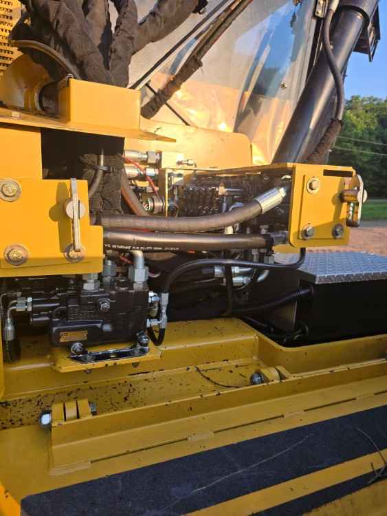 CAT 501HD